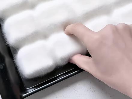 丸辣❗让她玩到真的了❗ #终于和朋友卖上霉豆腐了 #霉豆腐后续 #自制霉豆腐 #霉豆腐制作 #毛豆腐