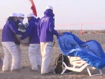 神舟二十号航天员王杰安全出舱,祝贺!