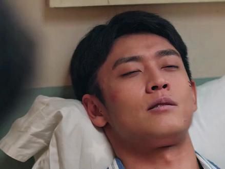 纯真年代的爱情:瞿桦身患癌症,临终遗言向方穆静坦白 #纯真年代的爱情 #方穆静 #瞿桦 #好剧推荐 #因为一个片段看了整部剧