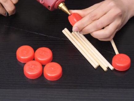 一次性筷子不要扔,教你做出既漂亮又能旋转的#摩天轮,特别是小孩看好喜欢#变废为宝 #创作灵感 #一次性筷子手工制作