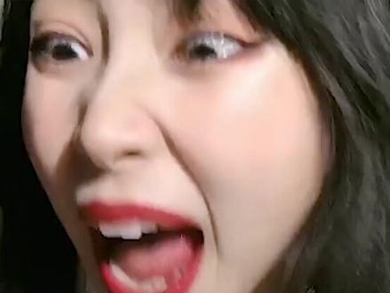 喜欢尾巴的请自觉签到哦 @秦尾巴👿 #网红 #搞笑