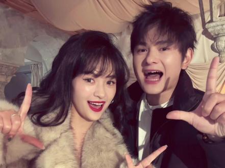 一分钟带你听完2025年最火歌曲串烧 还有最后20天就是2026年了
又到了一年一度的歌曲回顾时刻
这些歌曲你听过几首呢,评论区告诉我
还有哪些歌是没有唱到的!!!
#Nice的苏一 #2025最火歌曲串烧 #抖音热点记忆2025 #歌曲串烧 #我们的可颂时刻