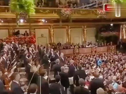 请欣赏音乐:西游记主题曲《云宫迅音》