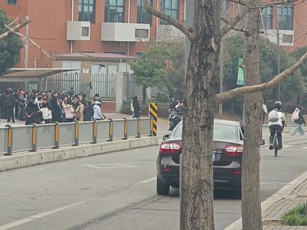 告白#告白#拍戏现场#邓恩熙#王星越#摩托车#校园 #校园生活 #学校🏫