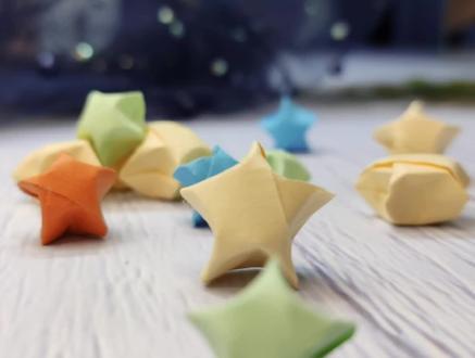 非常简单的小星星哦#折纸 #折纸教程 #手工 #宝妈 #亲子 #幼儿园手工