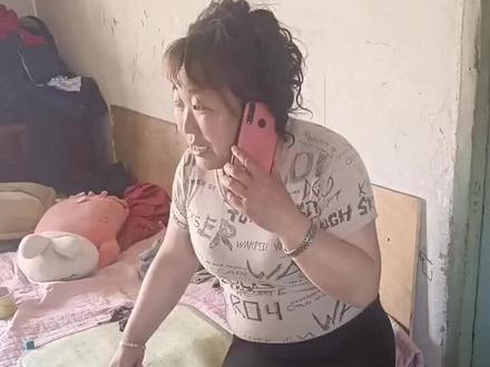 这女人要带全部家底出去,幸亏我赶回来发现了