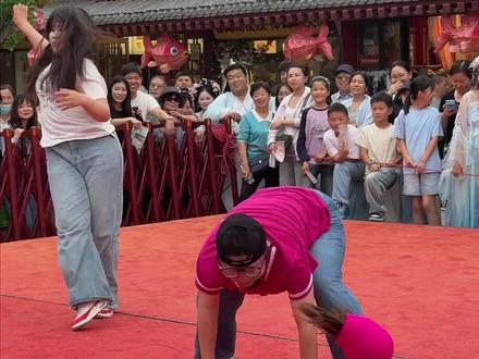 梅根实力恐怖如斯#人类对清明上河园的开发不足百分之一#清明上河园