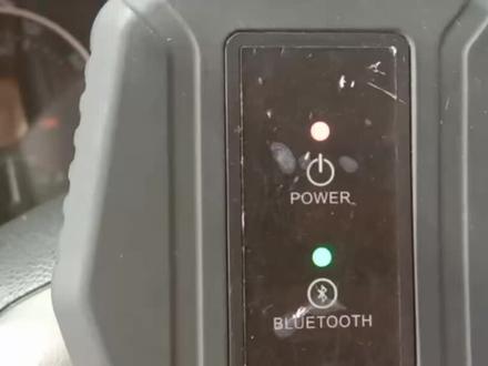 还是金奔腾牛逼,里程调校,N51还要专用接线,金奔腾直接OBD,O了。厉害了我的金奔腾哥,车商必备。#汽车里程调校 #金奔腾黑金刚c #汽车钥匙 #电瓶批发 #修理厂 ,网约车等等公里数高的看过来。OBD直接O了。