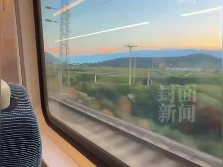 12306选座界面没靠窗座了,客服: A、F座依然是靠窗侧的座位,只是不一定正对窗,界面优化是为避免引起误解