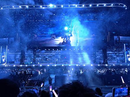 很难抉择删掉哪一针🫨干脆发布长视频 留念#演唱会现场live🎤 #薛之谦青岛演唱会 #每一场演唱会都值得被记录 5.8场四面台看台也太近了吧 我们5.17再见 👋巨正的位置~@薛之谦 @抖音小助手 @热点小助手 @抖音作者助手