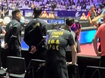 小胖场下都在干嘛呢
#乒超联赛 #樊振东 #比赛现场