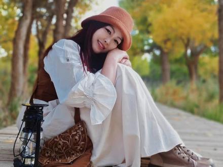 竟然还有人不知道手机前置镜头和后置镜头的区别吗?我为什么用后置镜头自拍?#自拍大不一样 #手机摄影