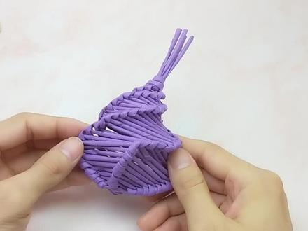 用纸也能做个蝈蝈笼?可以开门装小动物进去,安全又透气