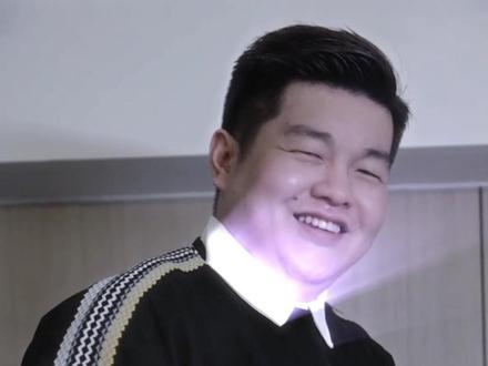 6(表情低沉,身体扭曲,同时上半身180°旋转)