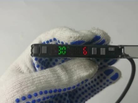 光纤放大器调节光强度#传感器 #电子元器件 #自动化设备 #工业自动化 #技术分享 @DOU+小助手