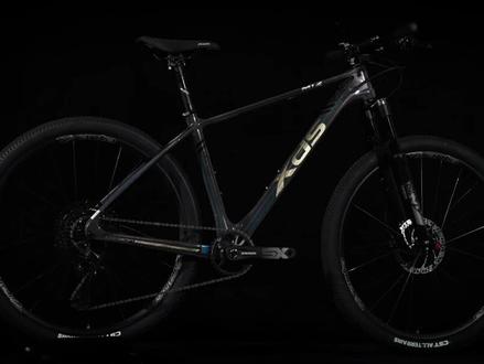 是不是每个酷爱骑行的人做梦都想拥有一辆属于自己的超轻碳纤维山地车,MT2它来了,是你的梦中情车吗?#爱生活爱骑行 #山地车 #自行车