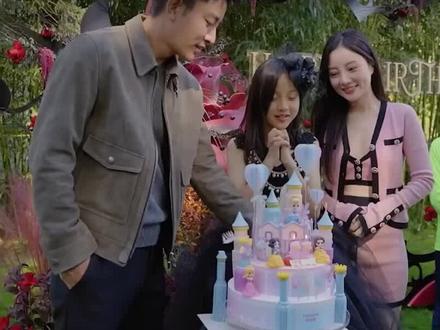 李小璐公开甜馨庆生细节,跟贾乃亮关系现状一目了然 #李小璐 #贾乃亮