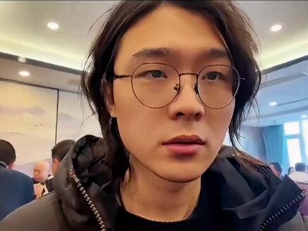 本是清汤无盐面、泪落碗中方觉咸。#感人瞬间 #