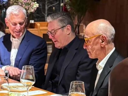 140人的访华团全员用筷子!英国首相访华团在北京的这顿饭,细节不一般