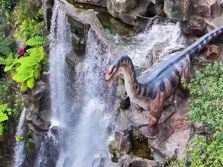 熊出没你看多了,那你见过“野人”出没吗?来清远古龙峡,神秘森林丛林秘境,惊喜刺激无处不在,现实与远古间来回切换,犹如穿越,等你来探索! #清远古龙峡 #古龙秘境丛林奇航 #丛林探秘马上玩野