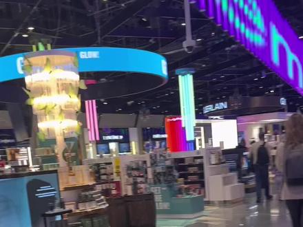 莫斯科谢列蔑契娃机场转机感受:
我是在逛商场还是在登机???
#出国留学 #带你看世界 #记录国外真实生活 #莫斯科 #起飞🛫