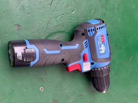 #抖音记录修理工的日常 #修理工的日常 #维修保养 #专业维修 电钻拆卸钻夹头