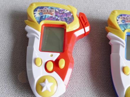 经典的洛克王国还有游戏机?数码对战机 童年经典黑白屏梦龙游戏 #玩具 #怀旧玩具 #潮玩 #玩具推荐