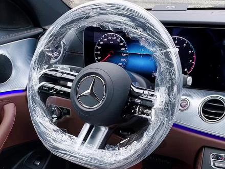 奔驰E级,这样的内饰面板你喜欢吗?#dou是好车 #抖音汽车 #奔驰 #每天推荐好车 #奔驰E