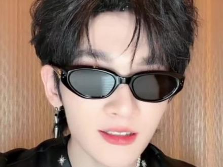 明明是三个人的电影#余宇涵 #荣耀之战 #七匹狼 #时代峰峻