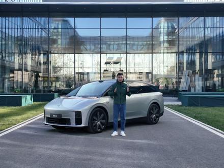 理想i6的HUD必学技巧一分钟看懂 自动调节亮度?自动调节高度?还有雪地模式?理想i6的高清HUD你真的会用了吗,这个视频让您一分钟看懂#dou是好车 #汽车 #科技 #理想汽车 #理想i6