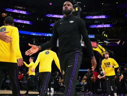 “詹姆斯三分绝杀失败,湖人1分大败魔术,东契奇最后一攻有空位不投”#詹姆斯 #东契奇 #艾顿 #湖人 #魔术