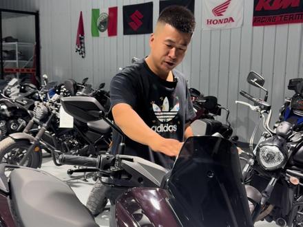 雅马哈nmax155 25款对比26款,区别真不大,上市肯定必加价#雅马哈nmax155 #雅马哈摩托 #二手摩托