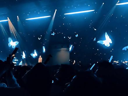 徐良首场演唱会的女嘉宾,是当年22岁的老友😭#徐良本兮 #徐良演唱会 #徐良 #本兮