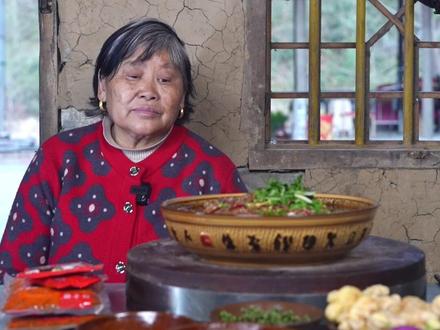 第520条视频:不论春夏秋冬,只愿与您同粥!