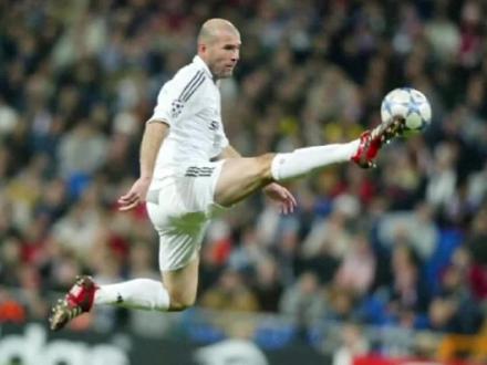 #一代人的青春 齐祖 齐达内(完)#遇见足球 #世界杯 #齐达内 #天下足球 @小敏敏