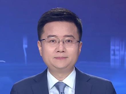 3月17日(报道)湖南长沙,男子坚持2年用辣椒喂鱼,每月约喂10吨 最多时1天能喂1万斤,涵盖朝天椒 小米椒等多个品类,“不仅帮农户解决辣椒滞销的难题,还大幅降低养殖成本”#大象主播说 @司凯