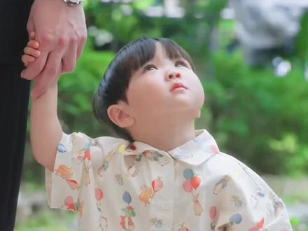 背着比人大的书包上学了!女主“亲家”以及宝宝 真得治愈了男主 #韩剧给你宇宙