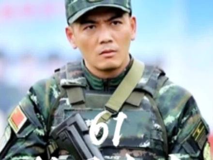 枪有问题,靶也有问题,参谋长面子丢大了。#抖音野生娱评人 #卧底 #利刃出击 #抖音二创激励计划 @抖音小助手