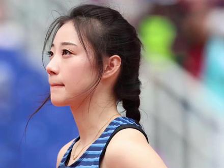 四川“田径甜妹”恋情曝光!何锦櫶夺冠后吻脸刘峡君,今日回应:全运会前才在一起,冠军我拿下了,亚军我也笑纳了#全运会 #权威解读