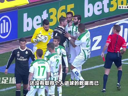 2分45秒带你重新了解“世纪双扶”,这是足坛对C罗最成功的一次防守,皇马巨星情绪失控被当值裁判出示直红#足球的魅力 #C罗 #皇马 #足球 #足球技巧