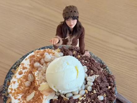 食物变大人物变小视频效果教程来啦 #手机剪辑教学 #食物变大人物变小 #闺蜜这样拍显脸小 #剪辑教程