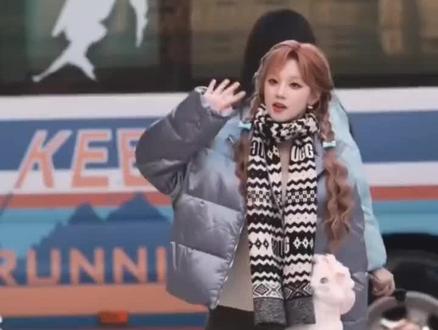 #宋雨琦 快点好起来😎@宋雨琦_i-dle