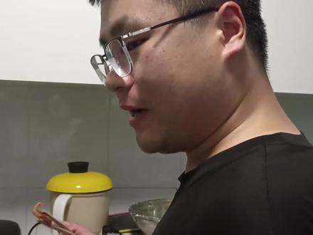 都说堂弟比表弟亲,他既是我的堂弟也是我的表弟,但不是我的亲弟弟