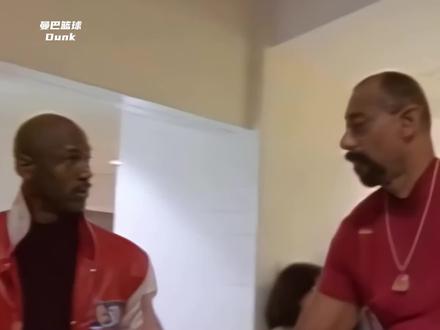 掐着乔丹后脖子教育!NBA唯一让乔丹服气的球员