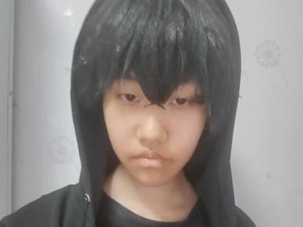 端午安康 端午安康,注意第二个出现的穿藏蓝色兜帽衫的是私设齐念灵,瞎子和小哥的娃,长相随娘性格随爹,自行避雷!!!#张起灵 #黑瞎子 #瞎哑cp #ooc致歉 #南瞎北哑
小哥:我
念灵:我
瞎子:我