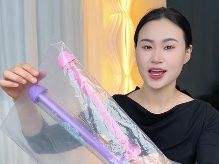 天一热,小区里全是玩水的娃,赶紧给我女儿安排了这个烟花水枪,不用戳瓶子、不用捏矿泉水,一抽一拉喷出水烟花 #xs #玩水神器 #孩子的乐趣 #儿童玩具 #烟花水枪