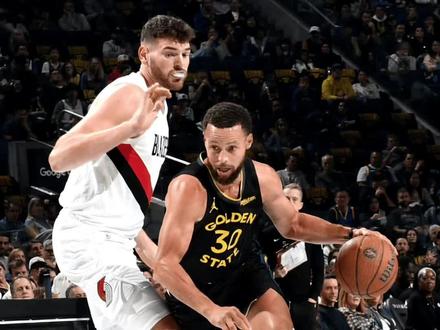 起猛了!库里也穿JB4代了
#库里 #李宁 #JB4