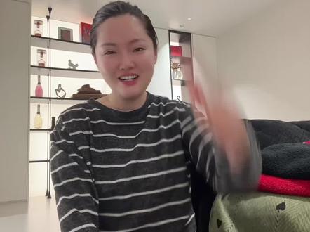 感谢大家对我们两口子的支持,很抱歉的给大家说我们两口子在最好的生意的时候退出这个舞台,因为身体的原因,自己真没法熬夜,店太大了,谢谢大家的支持,佳佳不喜欢撒谎,我是一个真实的人,谢谢大家支持,喜欢吃龙虾的朋友可以继续去李记龙虾,真的很好吃#徐州餐饮人