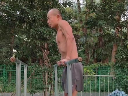 低杠双力臂动作简评#街头健身#双力臂
