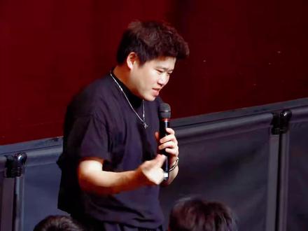 开心一笑 #脱口秀#二狗脱口秀#脱口秀互动#一起抖包袱#名场面